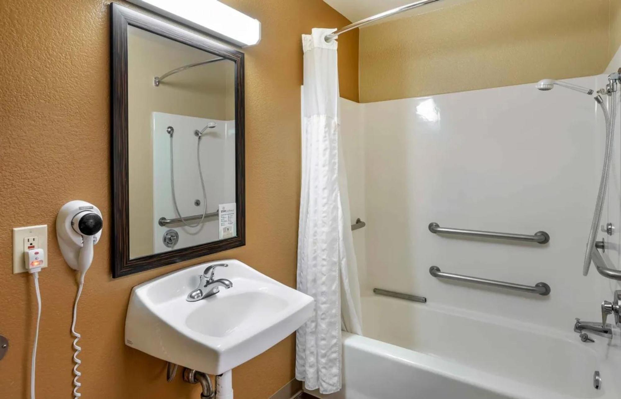 Relax Suites Extended Stay - Ла Мирада Екстериор снимка