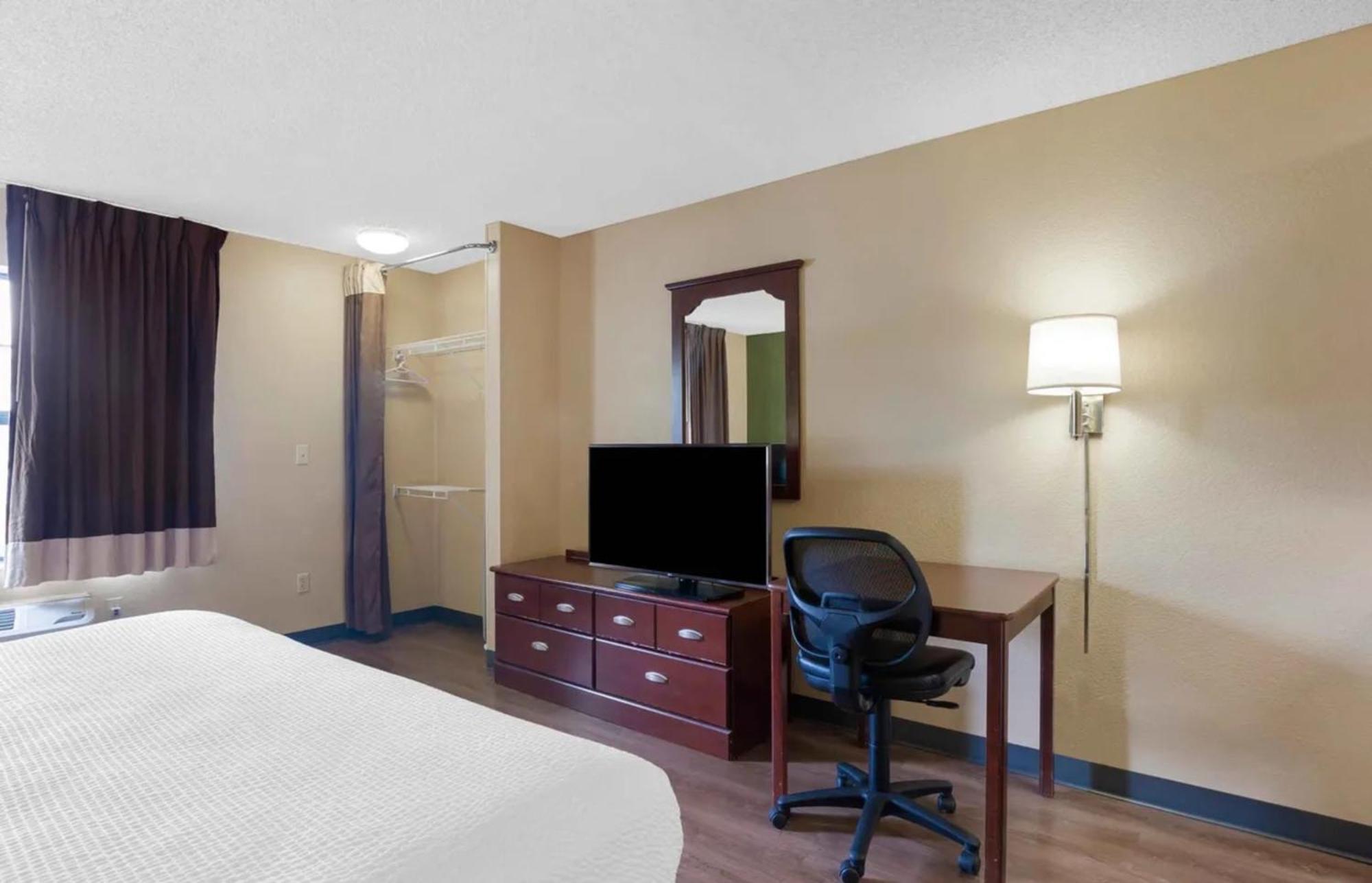 Relax Suites Extended Stay - Ла Мирада Екстериор снимка